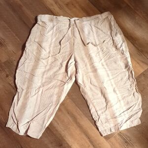 Croft & Barrow Women's Beige Capris